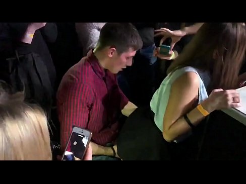 ❤️ Sexe real en una discoteca russa. Noia russa de 18 anys a l'anus i la vagina follada en una discoteca Porno anal al ca.pornsos-com.ru ❌❤